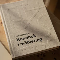 Bok Handbok i möblering