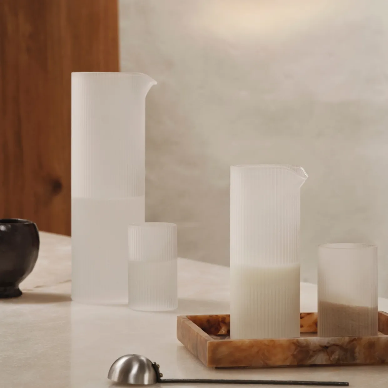 Mjölkkaraff Ripple Frostad