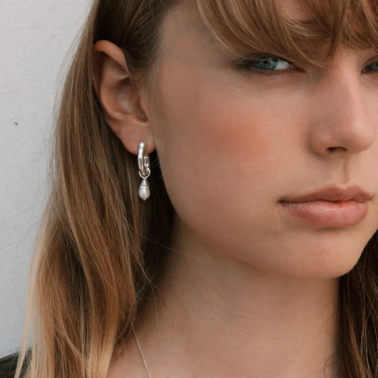 Örhänge Mary Short Single Silver