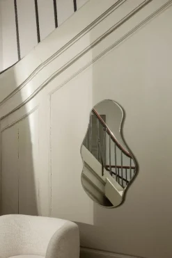 Spegel Pond Large Mässing