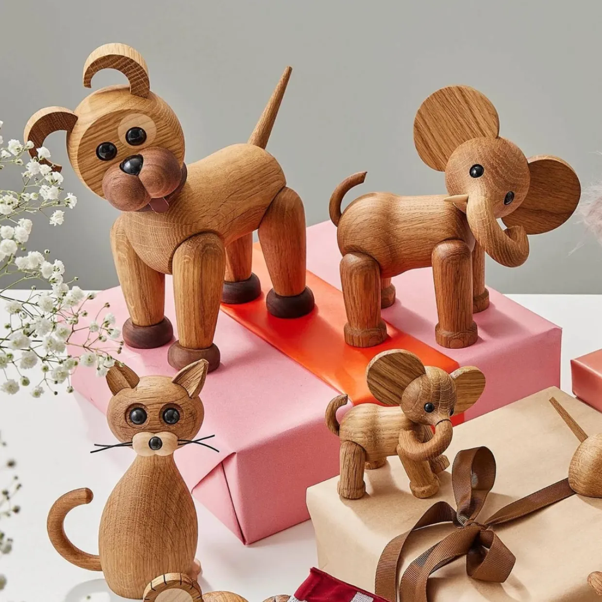 Träfigur Happy Dog 13,5 cm Ek